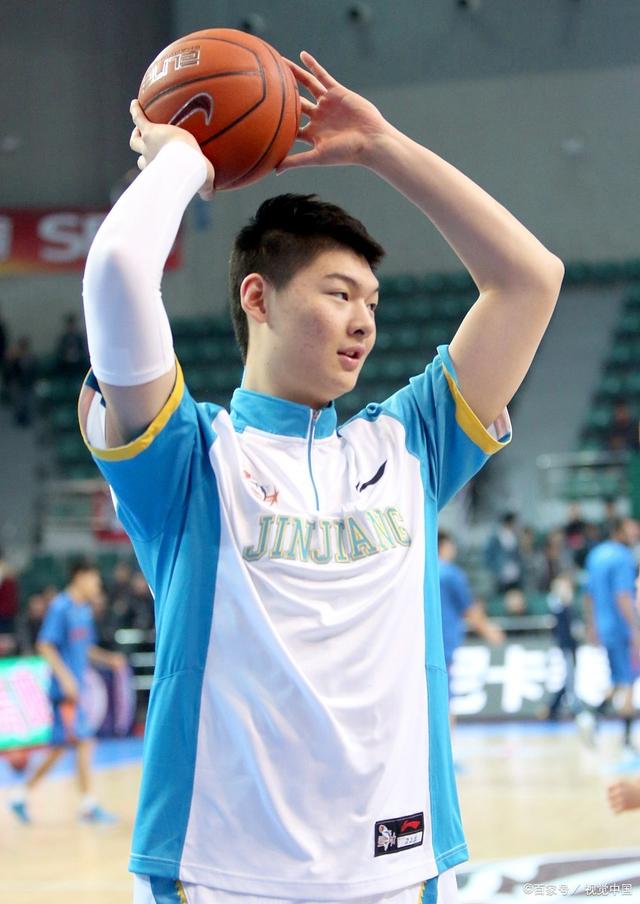 九游体育APP-皇家社会冲刺阶段队长鼓劲SKT球迷欢呼，连对手都承认：上海申花今夜绝杀压哨(今日皇马激战皇家社会)