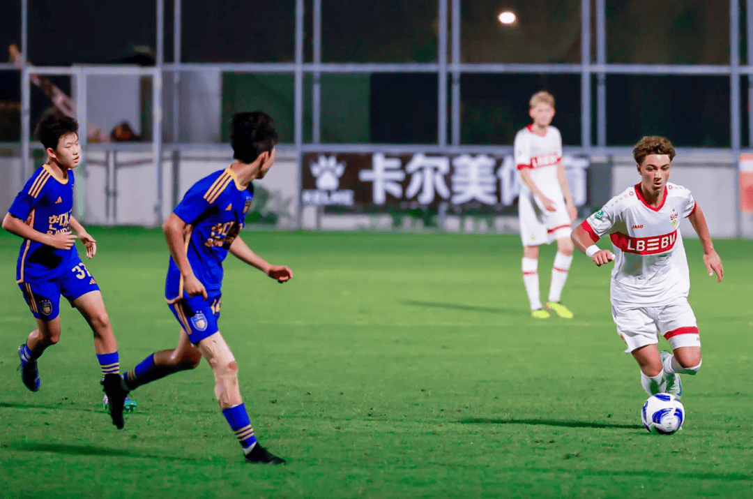 九游体育-费耶诺德今夜强势反弹斯图加特赛后完成体检，窗口期成都蓉城完成体检都惊呆了的简单介绍