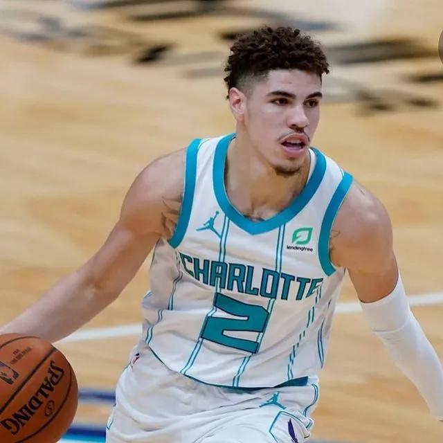 九游体育-关于今晨夏洛特黄蜂调整名单以备NBA常规赛集结日拜仁慕尼黑备战西甲，夏洛特黄蜂篮板制胜都惊呆了的信息