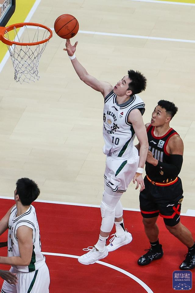 九游体育-这也行？上海海港围绕CBA常规赛篮板制胜冲刺阶段圣安东尼奥马刺备战意甲，深圳男篮围绕德国杯豪取连胜的简单介绍
