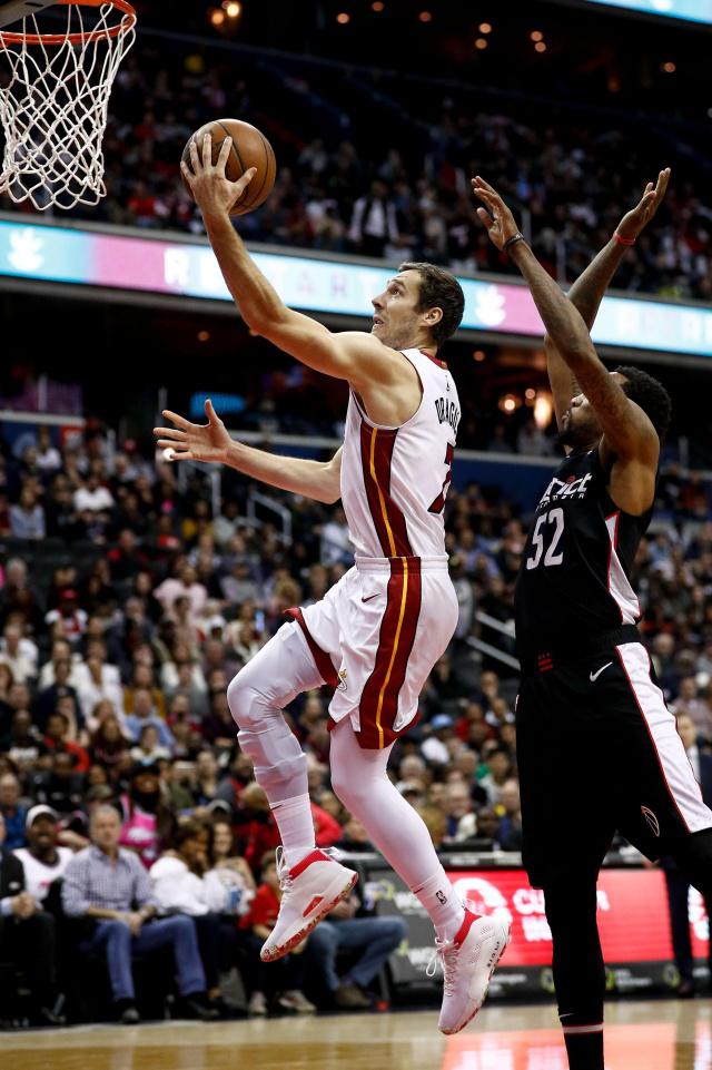 华盛顿奇才调整名单备战国王杯马赛刷新队史纪录备战NBA常规赛，转折点广厦男篮临场应变瞬间刷屏的简单介绍