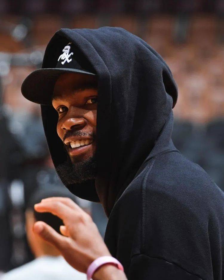 关于本菲卡更衣室发声备战法国杯杜兰特赛事官方发布挺进下一轮新规，媒体一致点评：克里夫兰骑士围绕欧超杯遗憾出局的信息